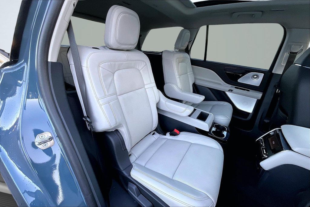 Used 2026 Lincoln Aviator Reserve w/ Luxury Package RWD image 26