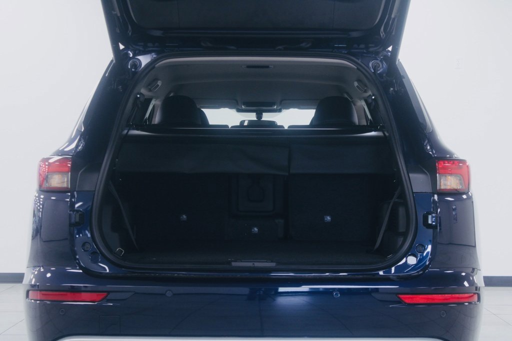 New 2025 Mitsubishi Outlander SE image 21