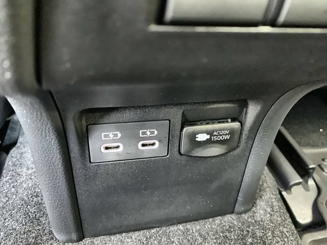 New 2025 Toyota Prius Plug-In Hybrid FWD image 33