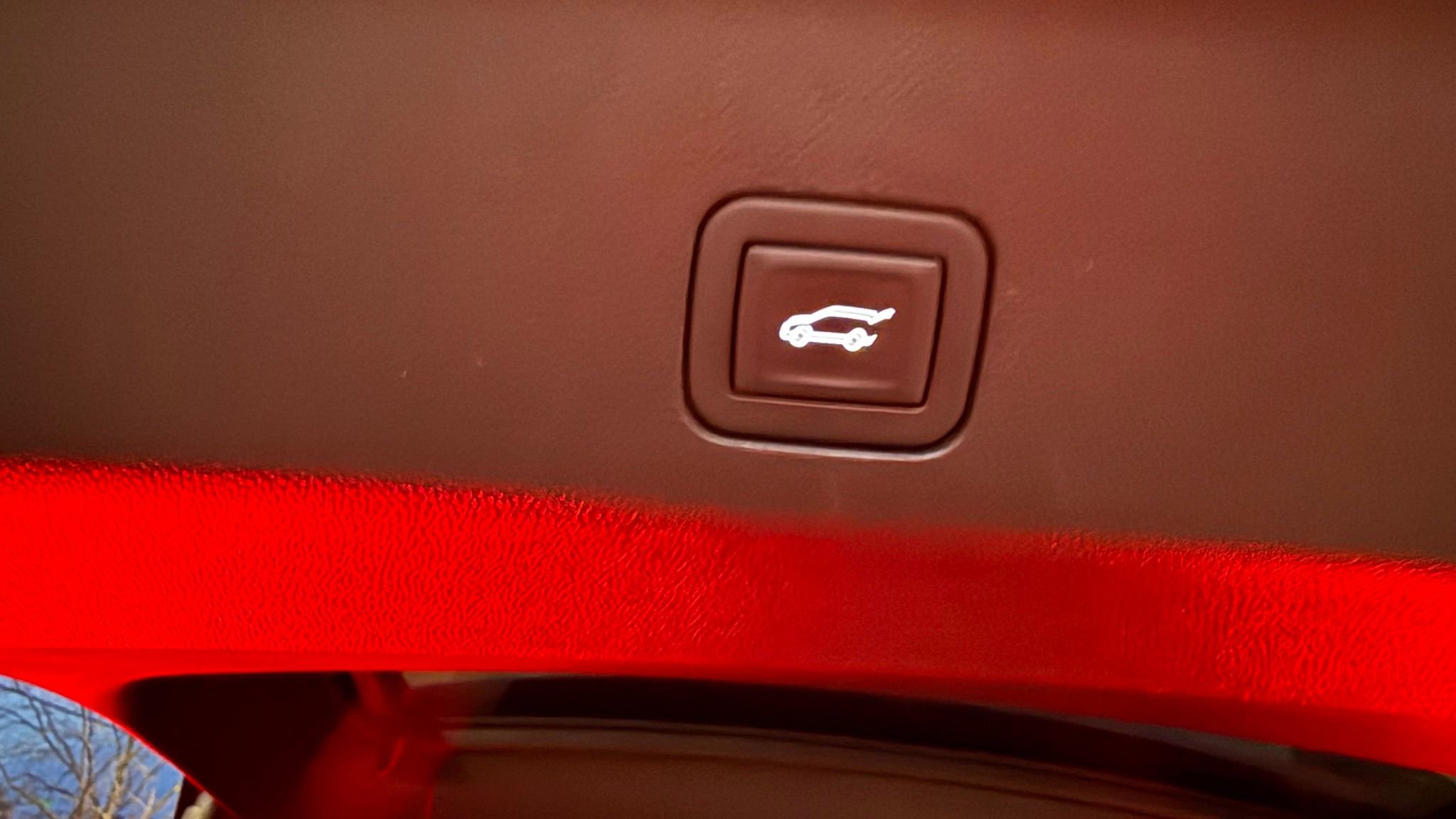 Used 2024 Cadillac Escalade ESV Premium Luxury Platinum w/ Heavy-Duty Trailer Package image 22