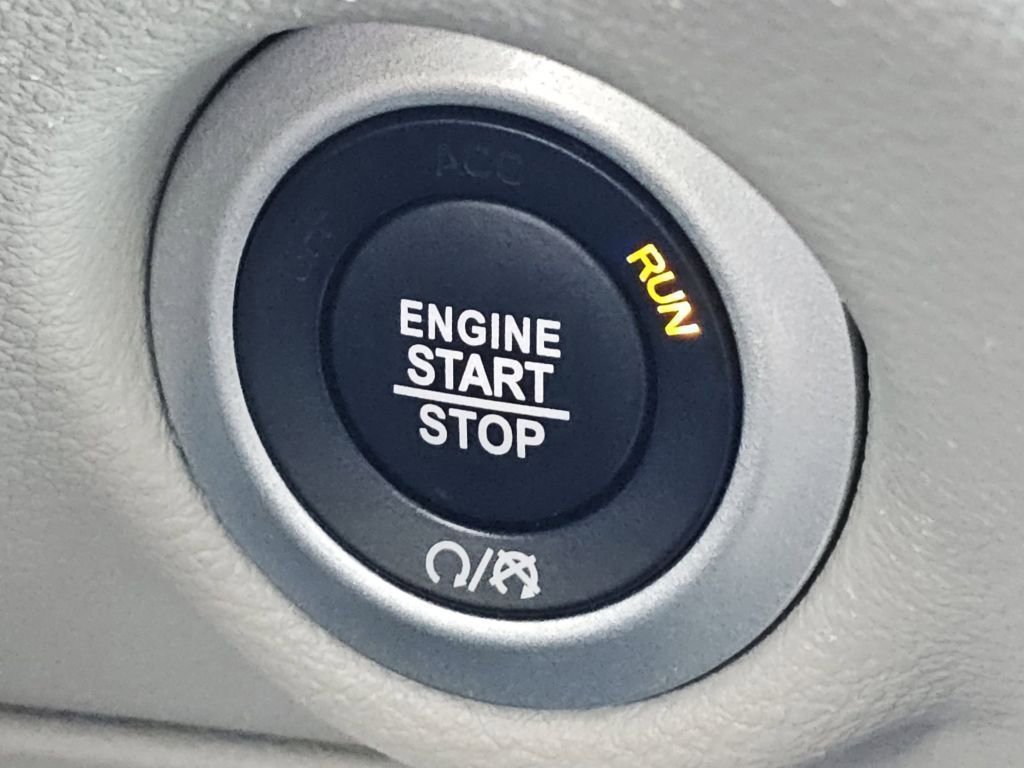 Used 2023 Chrysler Voyager LX image 16