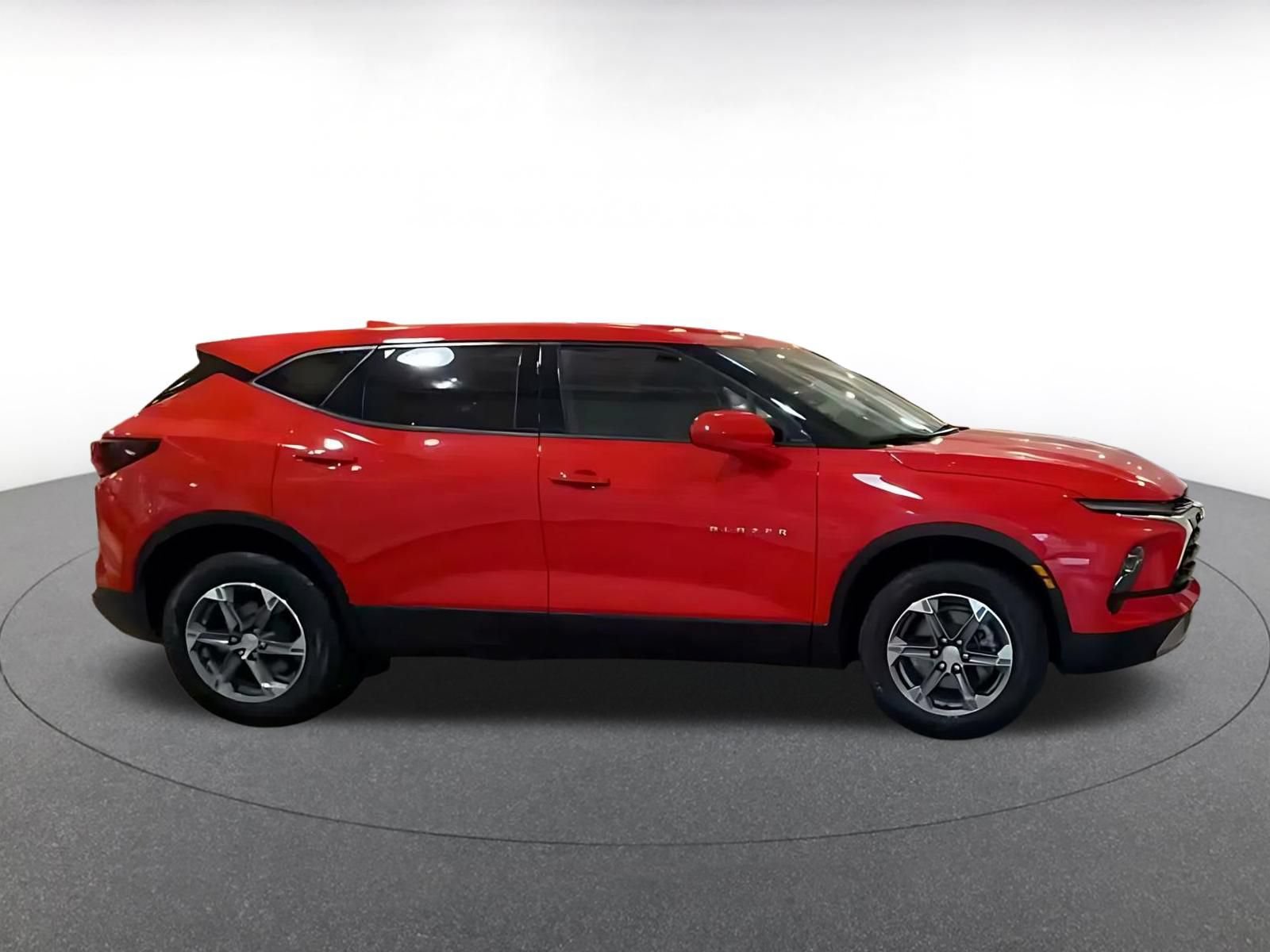 Used 2026 Chevrolet Blazer LT FWD image 16
