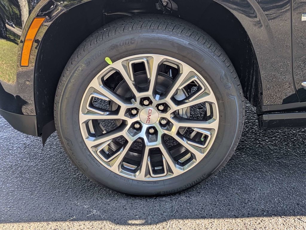 New 2026 GMC Yukon Denali w/ Denali Reserve Package AWD/4WD image 12