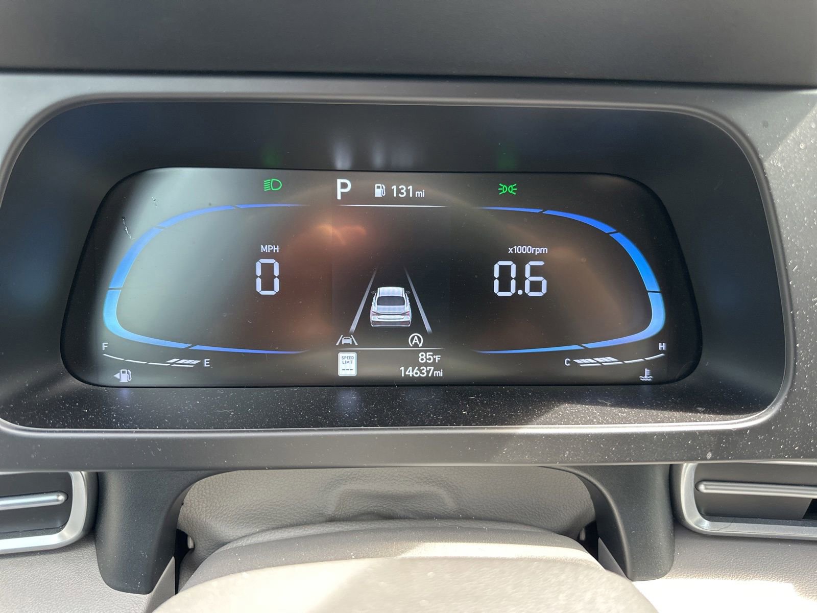 Used 2025 Hyundai Elantra SE FWD image 17