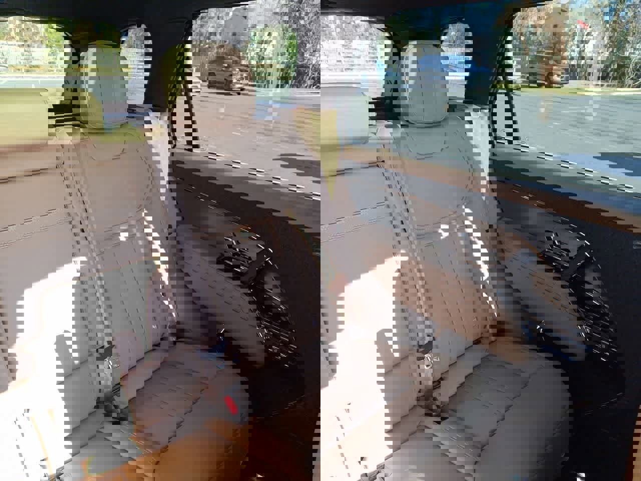 Used 2025 Land Rover Range Rover Sport SE image 14