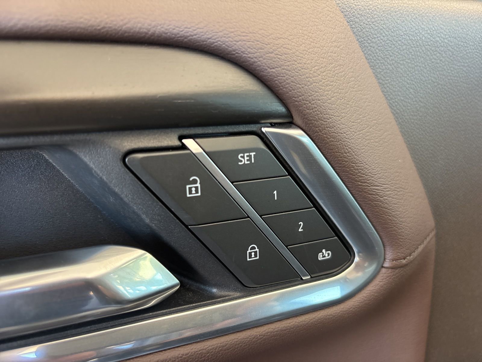 Used 2025 GMC Sierra 2500 Denali w/ Denali Reserve Package AWD/4WD image 14