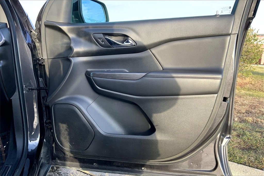 Used 2017 GMC Acadia SLE w/ Driver Alert Package I image 22