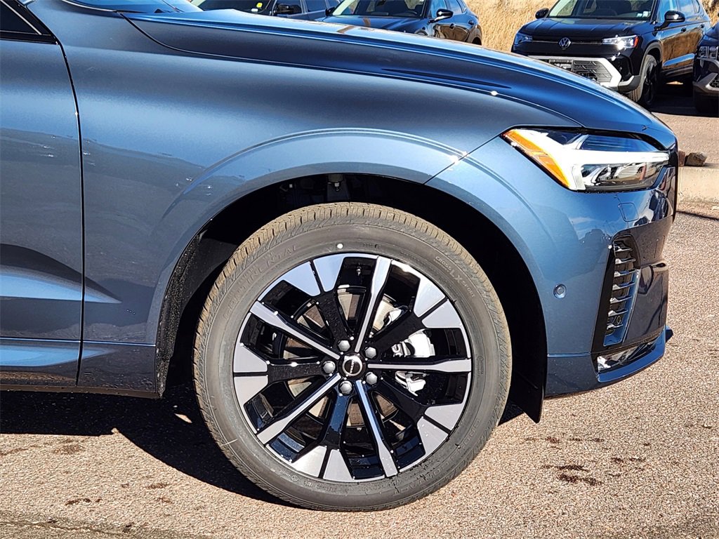 New 2026 Volvo XC60 B5 Plus w/ Climate Package image 28