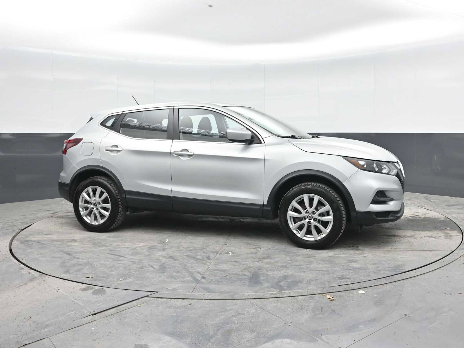 Used 2021 Nissan Rogue Sport S FWD image 7