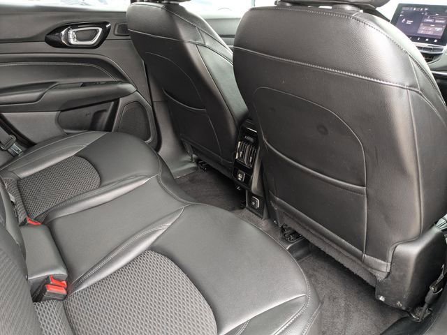 Used 2022 Jeep Compass Latitude w/ Sun and Sound Group AWD/4WD image 11