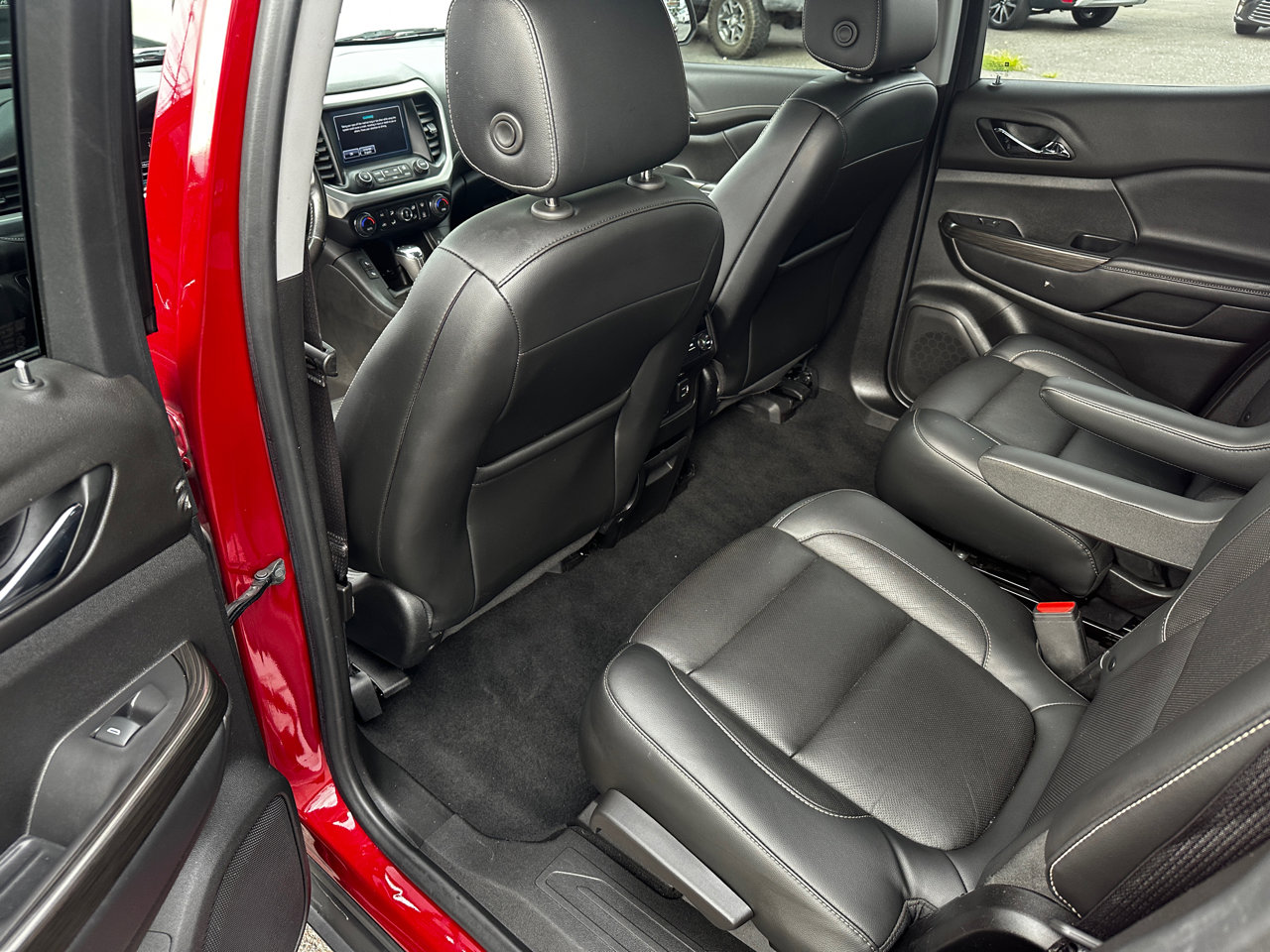 Used 2019 GMC Acadia SLT image 16