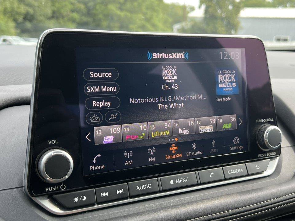 Used 2025 Nissan Rogue SV AWD/4WD image 19