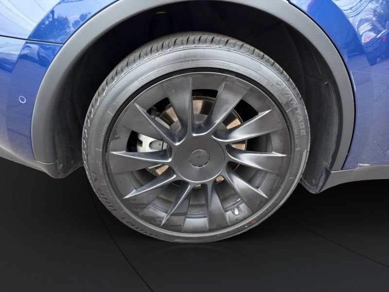 Used 2022 Tesla Model Y Long Range AWD/4WD image 23