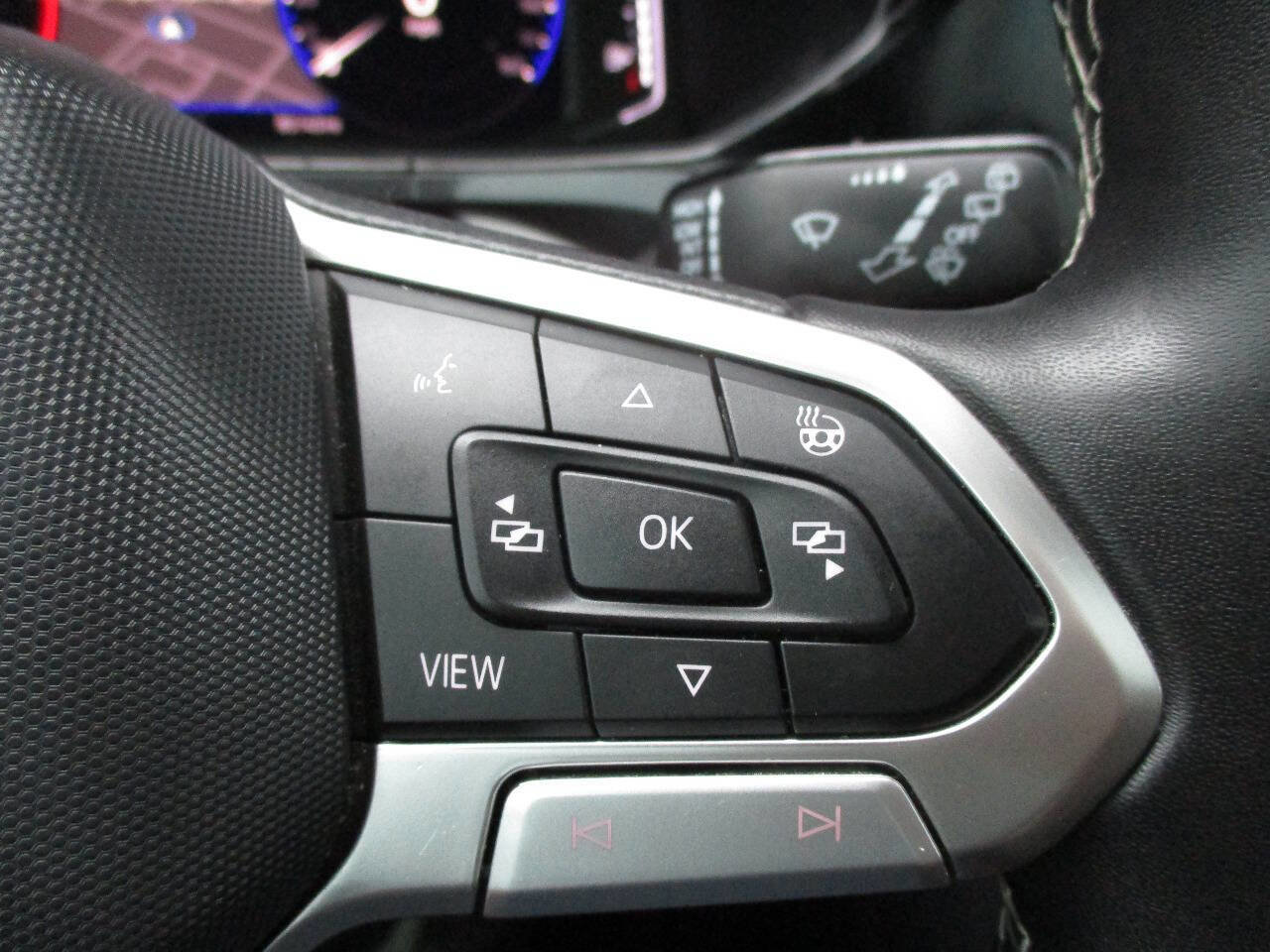 Used 2022 Volkswagen Taos SEL image 30