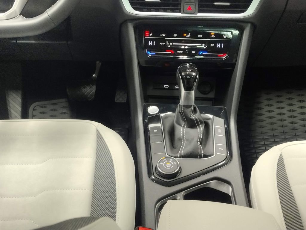 New 2025 Volkswagen Taos SE image 35