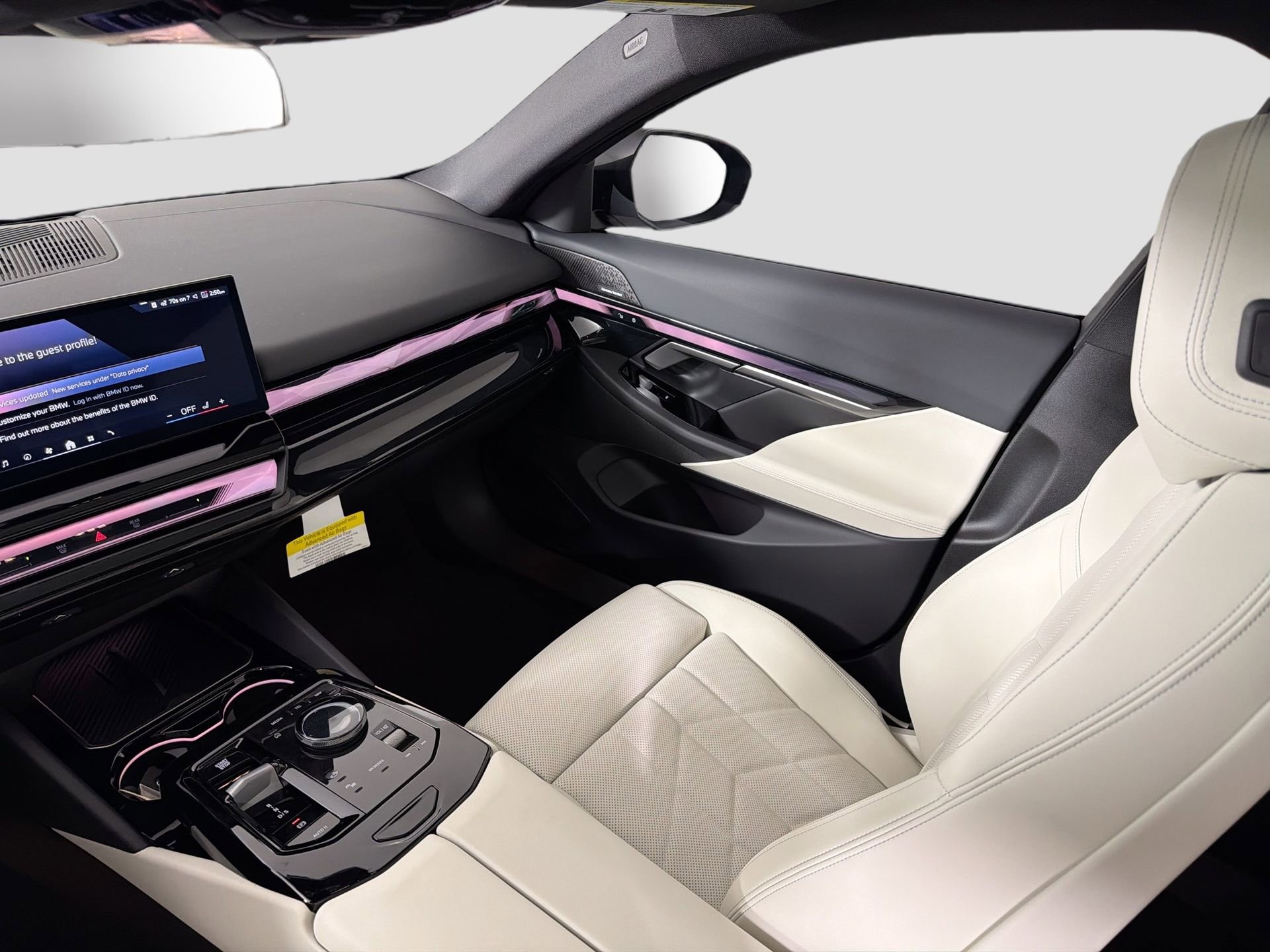 New 2026 BMW 550e xDrive w/ Premium Package image 25