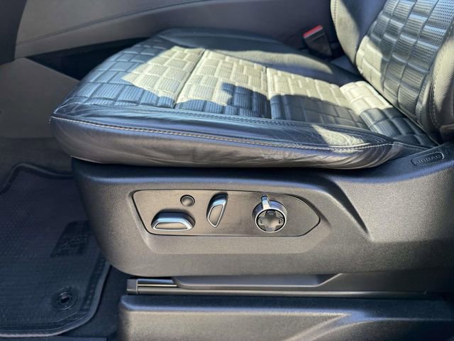 Used 2022 Cadillac Escalade ESV Sport Platinum image 18