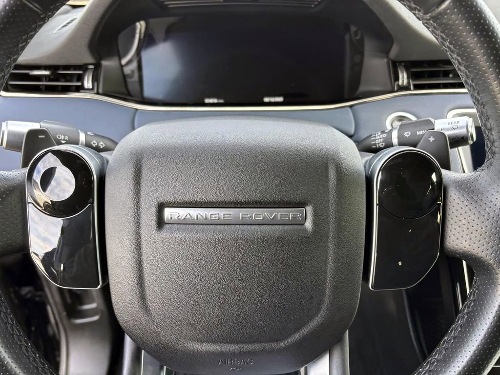 Used 2020 Land Rover Range Rover Evoque R-Dynamic S image 11