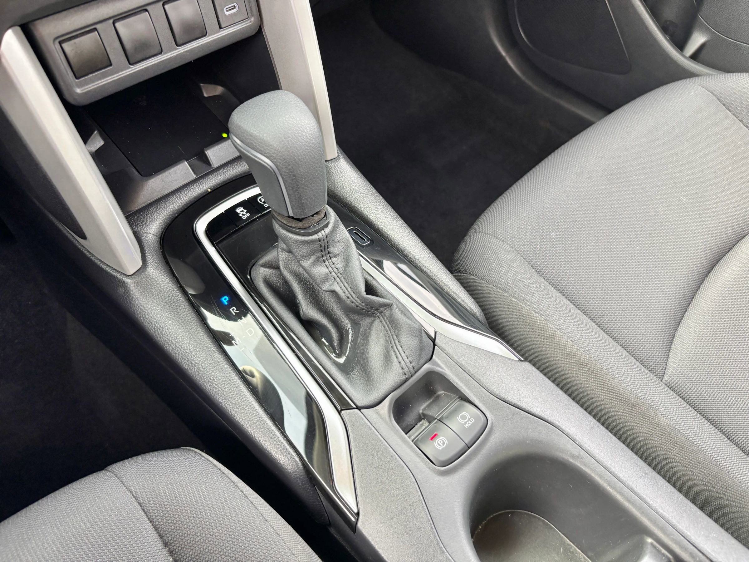 Used 2024 Toyota Corolla Cross LE image 19