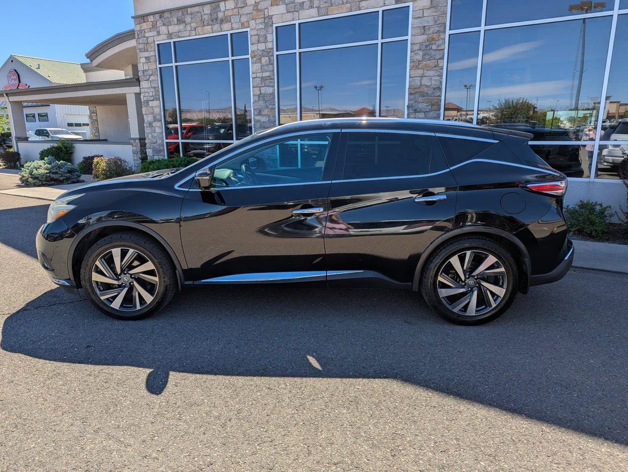 Used 2016 Nissan Murano Platinum w/ Platinum Technology Package AWD/4WD image 2