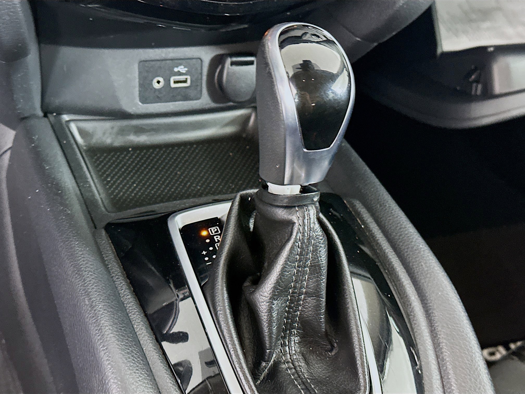 Used 2020 Nissan Rogue SV image 24