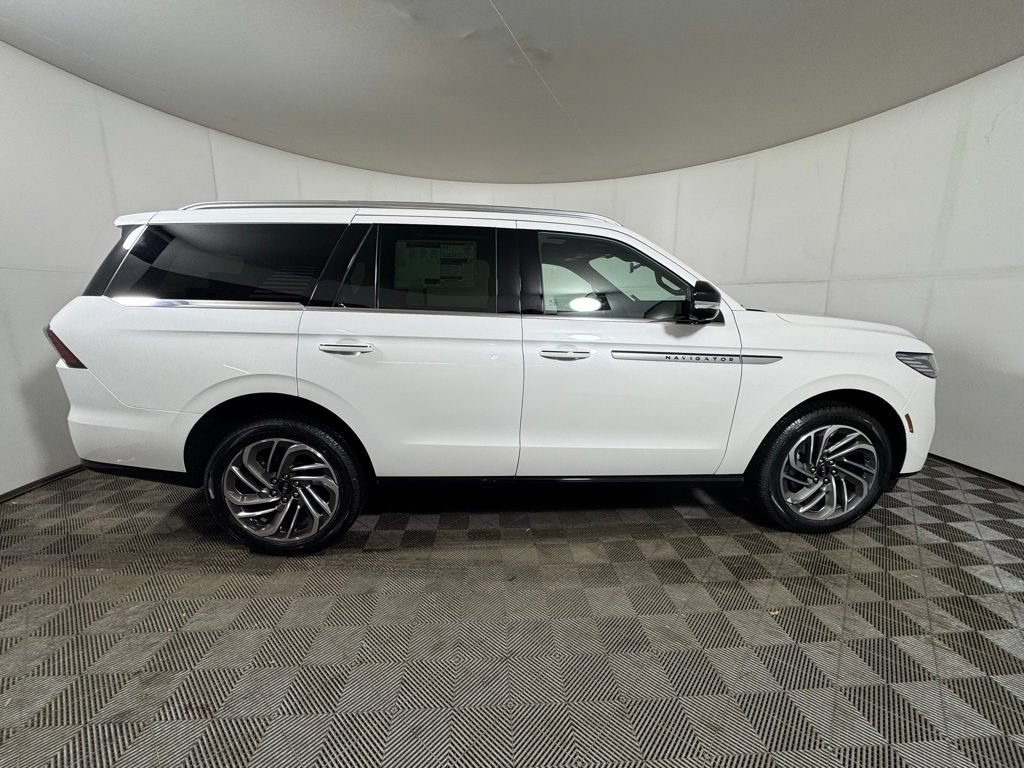 New 2026 Lincoln Navigator Reserve AWD/4WD image 6