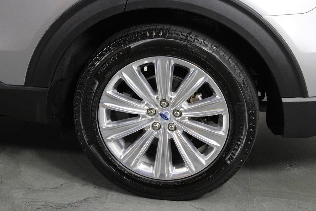 Used 2024 Ford Explorer Limited w/ Limited Technology Package RWD image 13