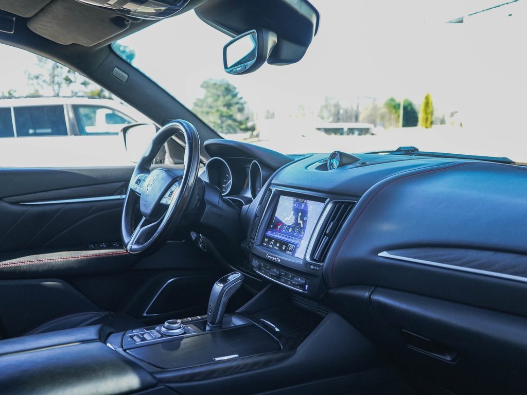 Used 2019 Maserati Levante image 10