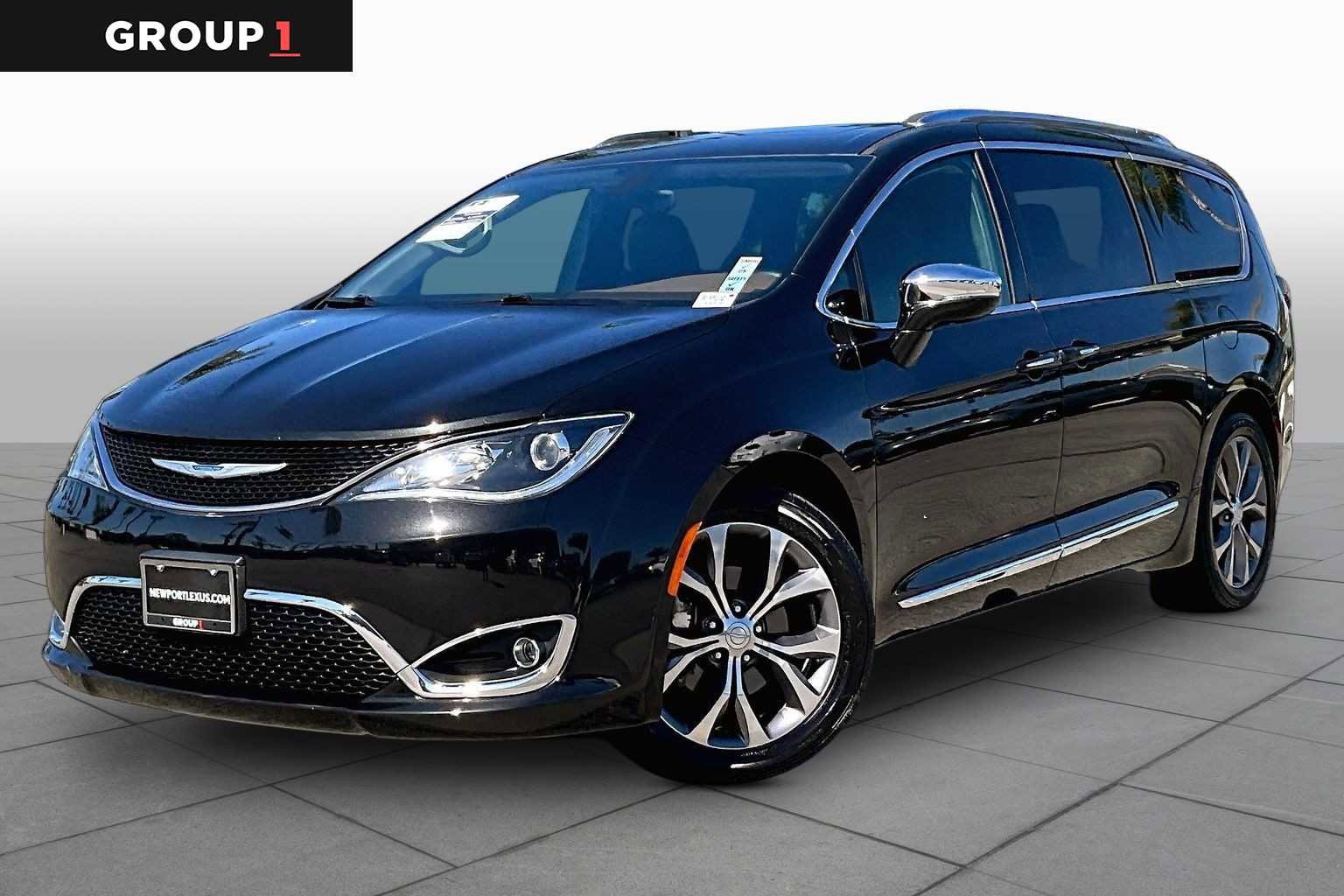 Used 2018 Chrysler Pacifica Limited w/ Tire & Wheel Group