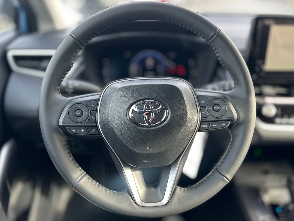 New 2026 Toyota Corolla Cross LE w/ Moonroof Package image 9