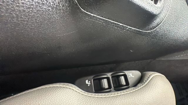 Used 2017 Nissan 370Z Touring image 30