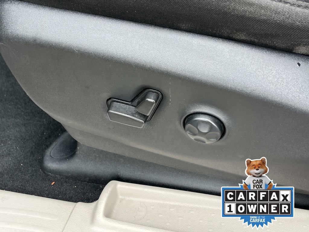 Used 2021 Chrysler Pacifica Touring image 27