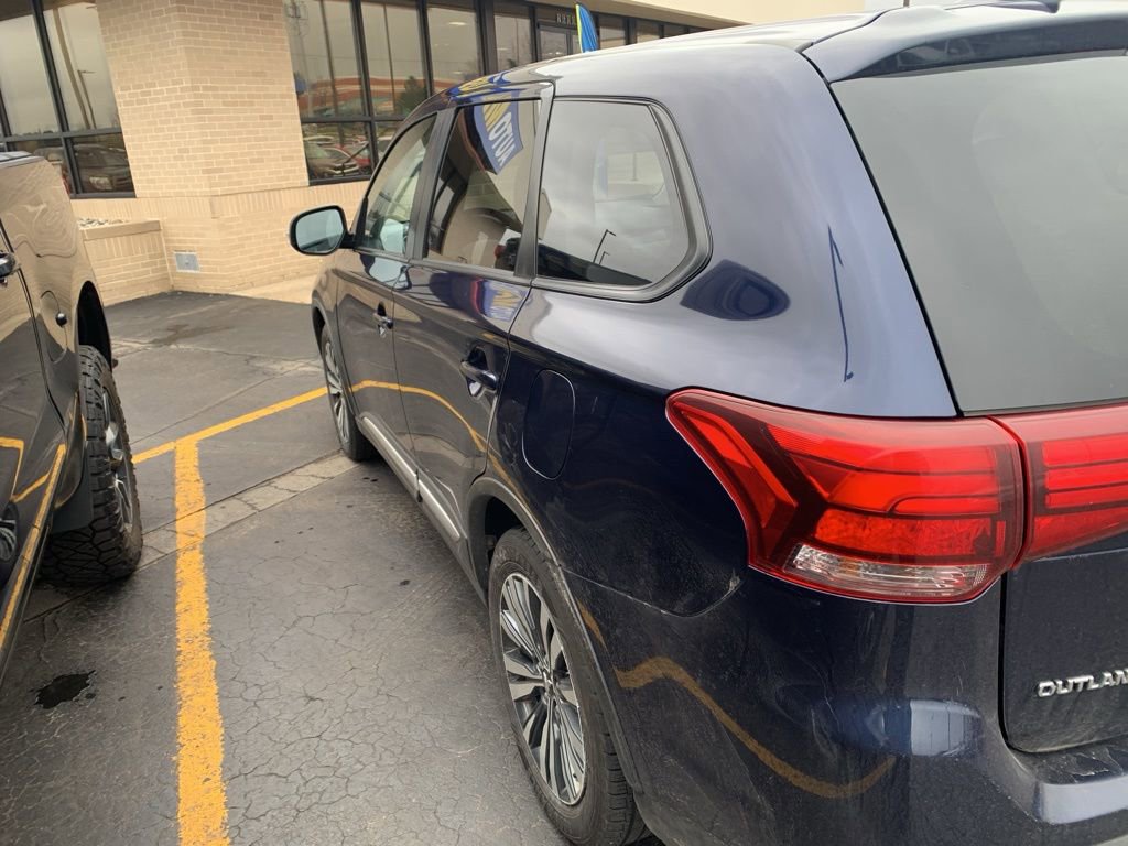 Used 2020 Mitsubishi Outlander SE image 8