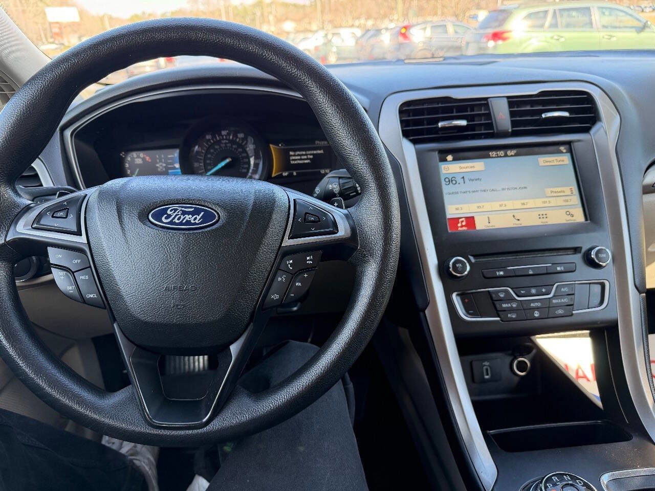 Used 2018 Ford Fusion SE FWD image 18
