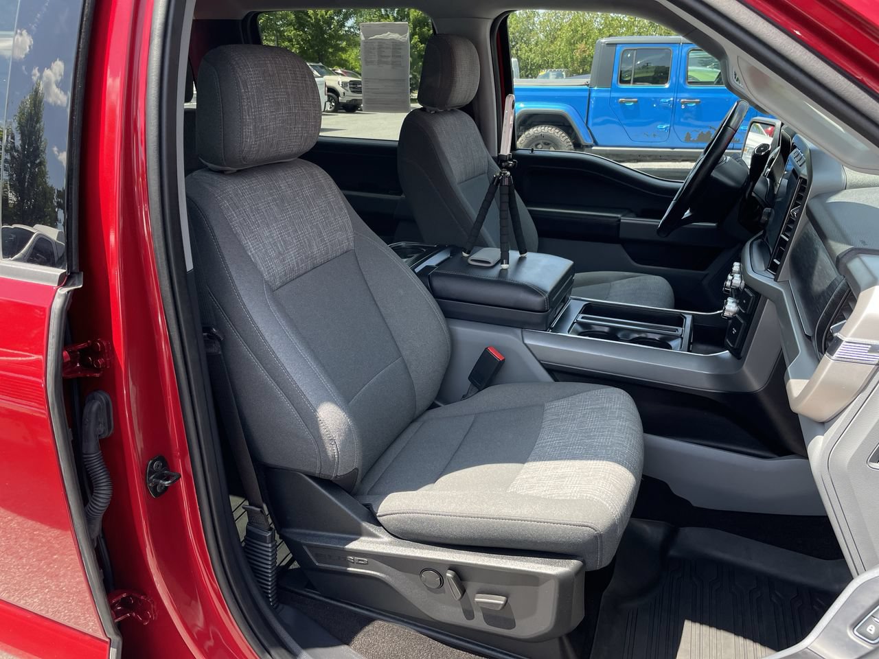 Used 2021 Ford F150 XLT w/ Equipment Group 302A High AWD/4WD image 40