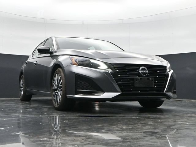 Used 2025 Nissan Altima 2.5 SV FWD image 39