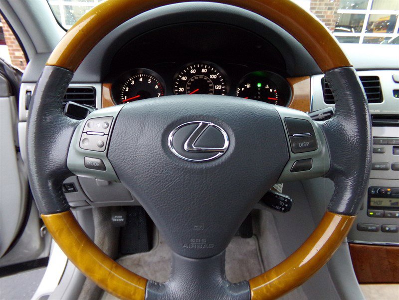 Used 2005 Lexus ES 330 Sedan image 55