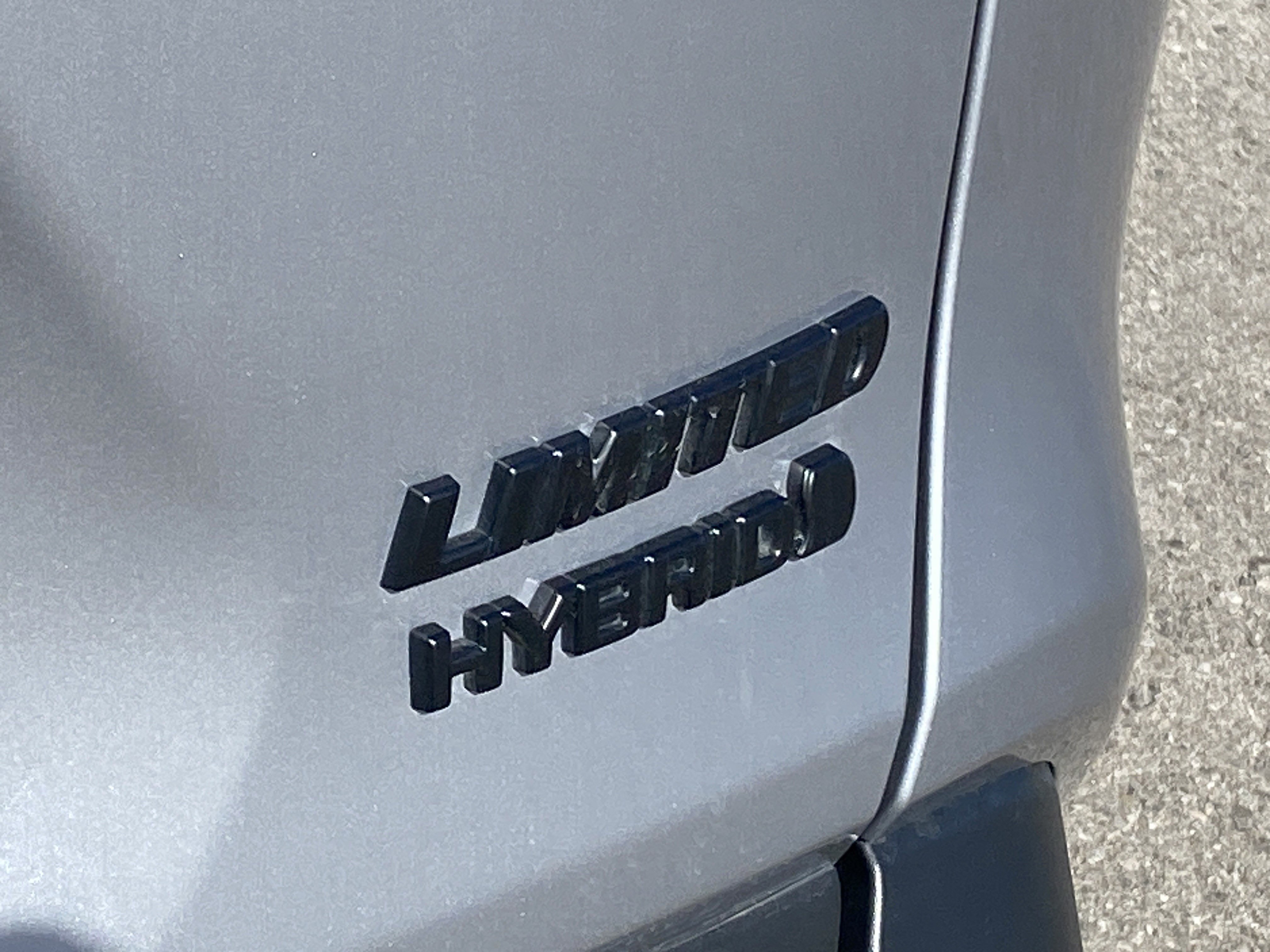 Used 2022 Toyota RAV4 Limited image 27