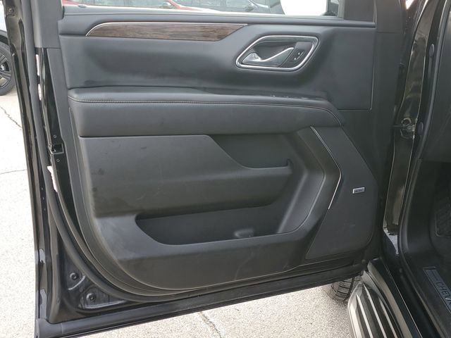 Used 2024 Chevrolet Suburban Premier AWD/4WD image 21