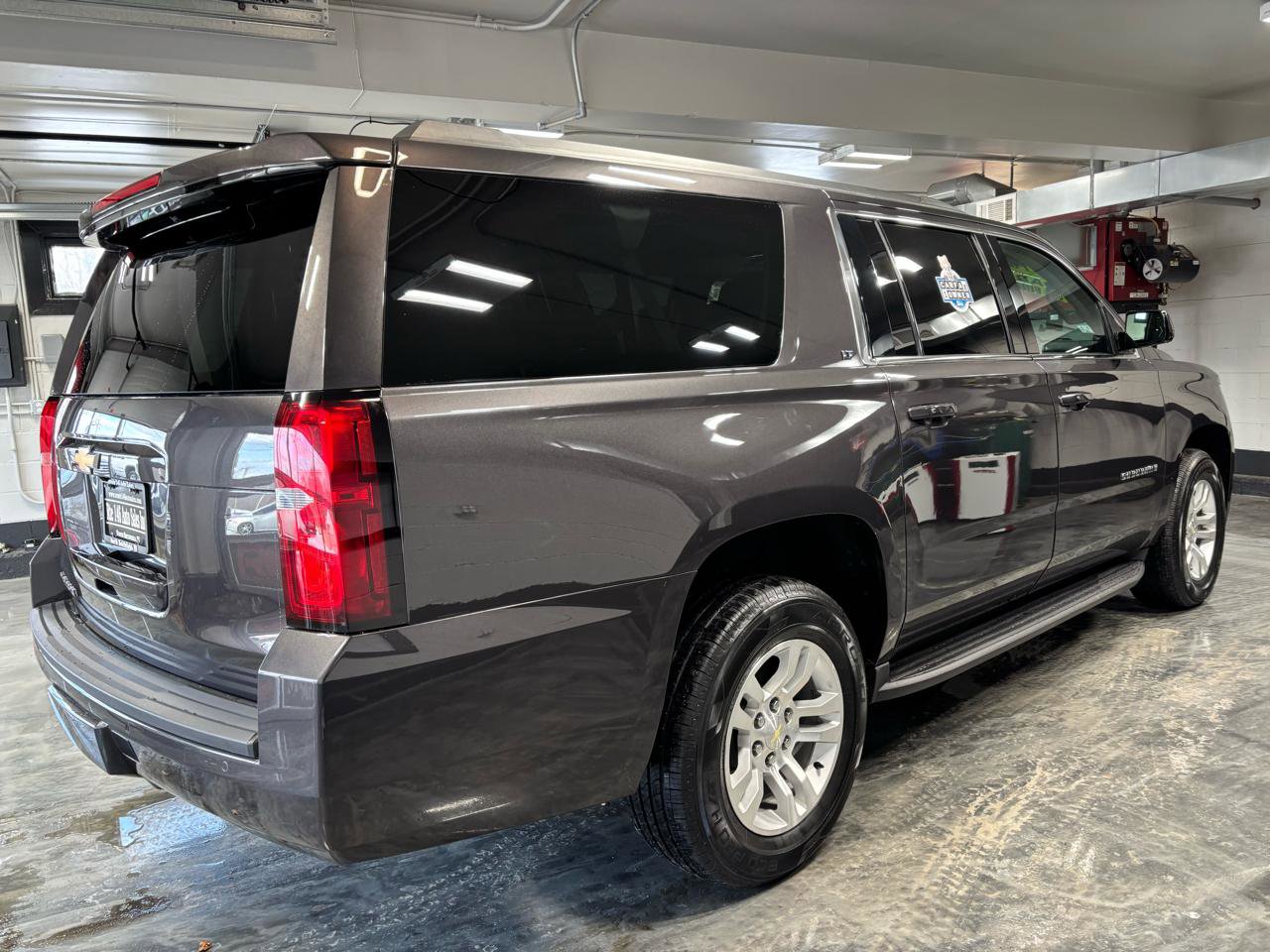 Used 2016 Chevrolet Suburban LT image 8