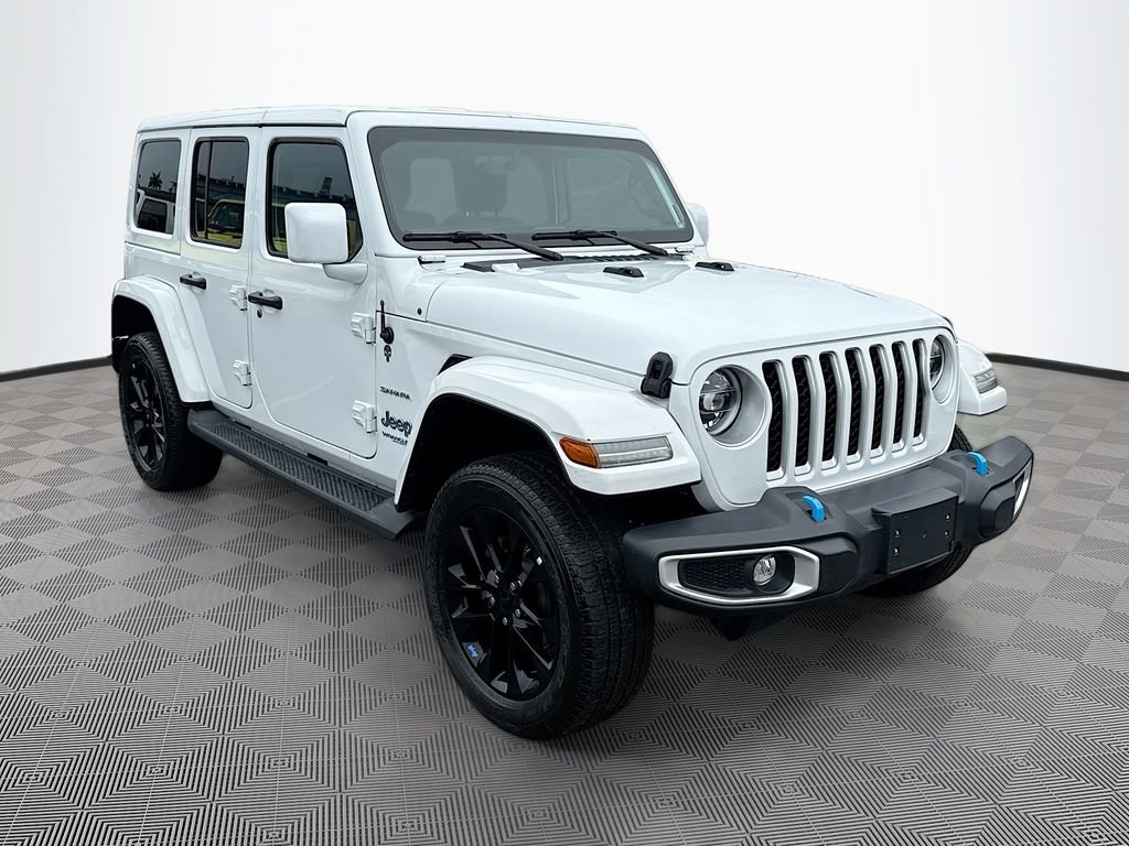 Used 2022 Jeep Wrangler Unlimited Sahara w/ Cold Weather Group AWD/4WD image 4