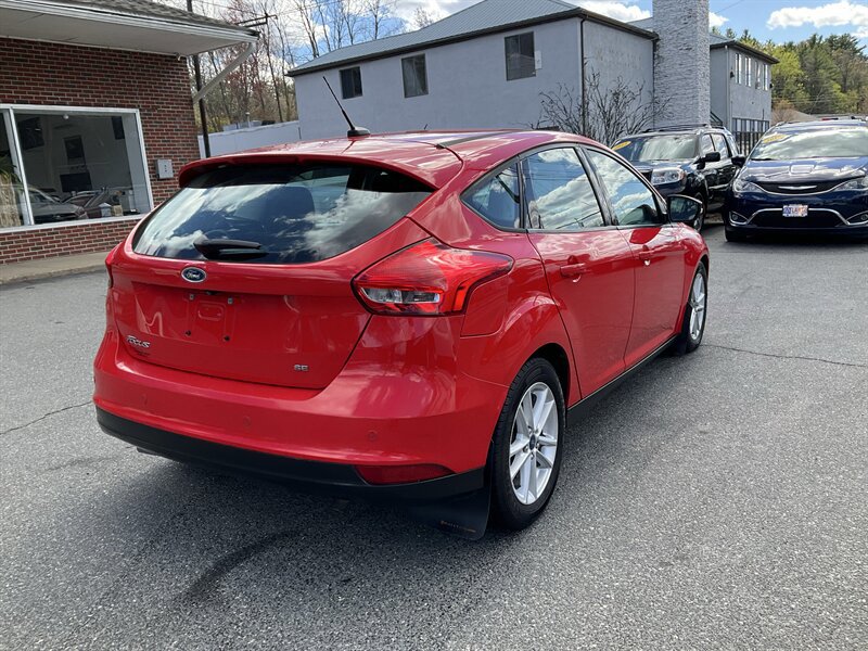Used 2015 Ford Focus SE FWD image 4