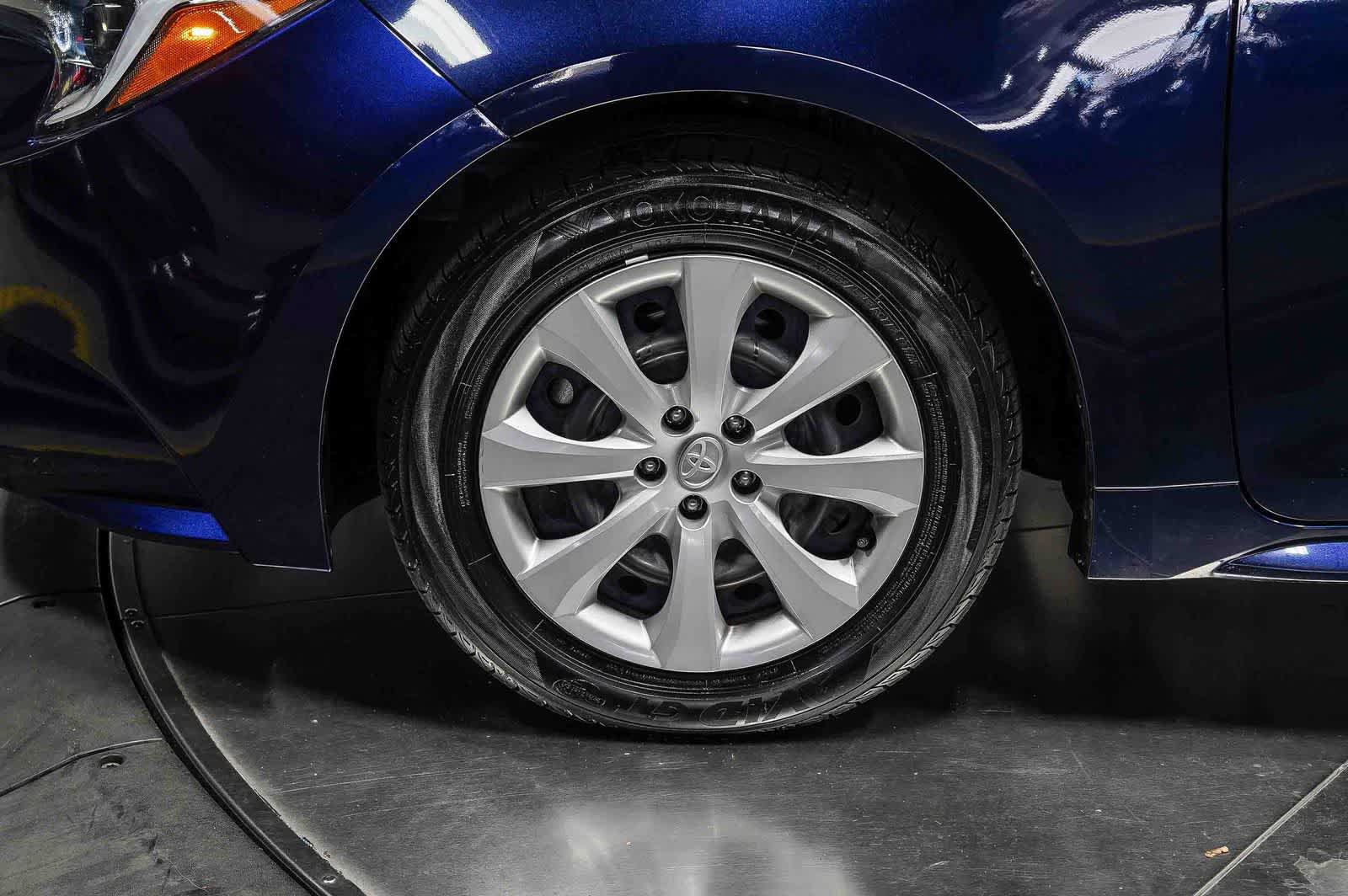 Certified 2025 Toyota Corolla LE FWD image 10