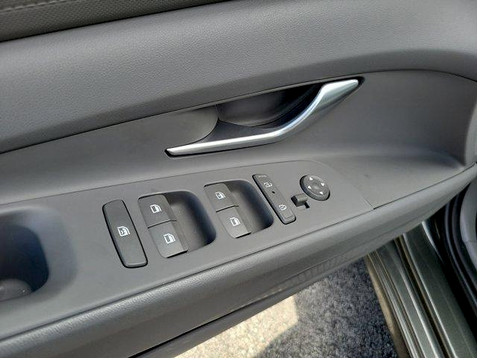 Used 2026 Hyundai Elantra SE FWD image 21