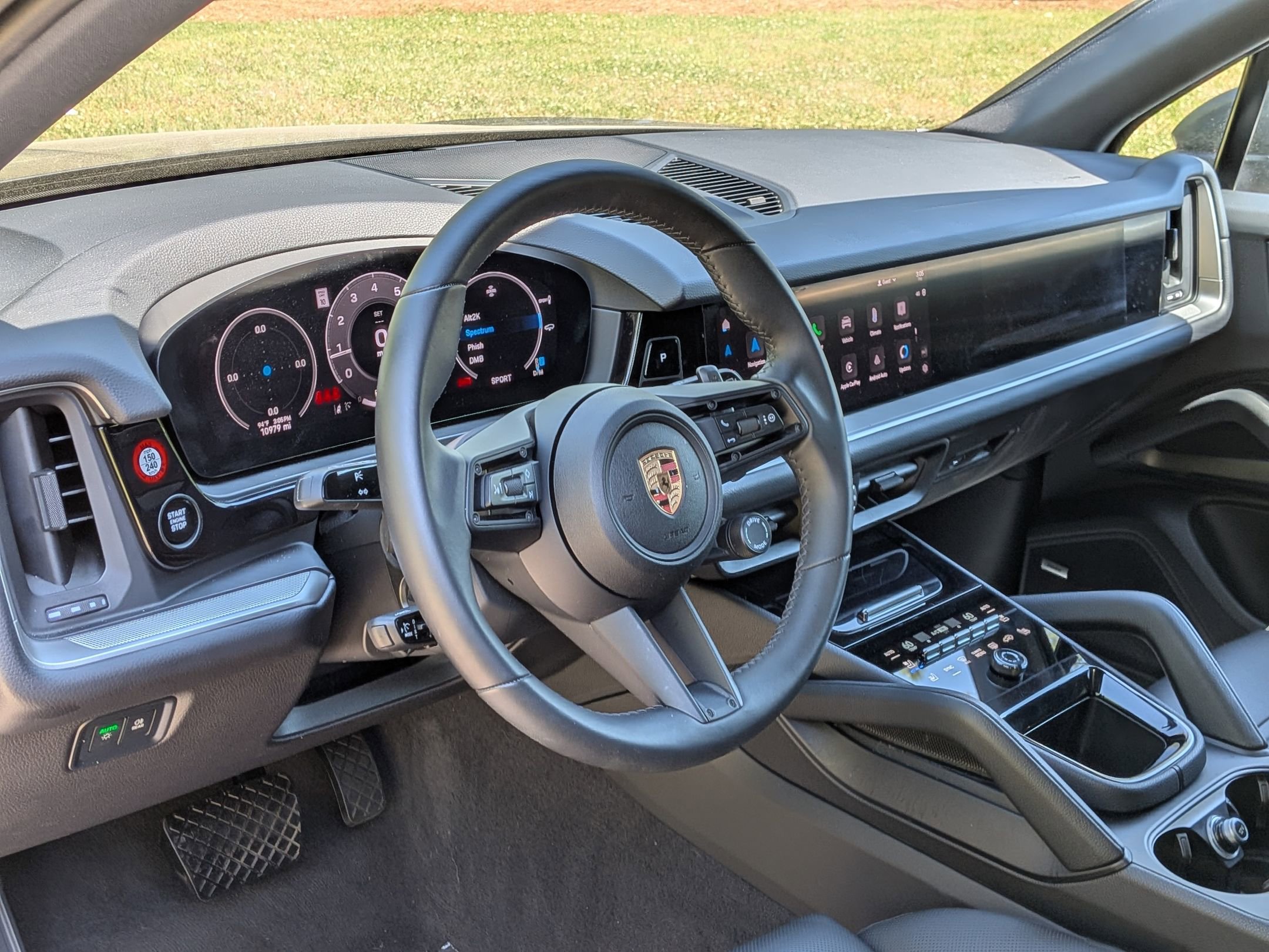 Used 2025 Porsche Cayenne AWD/4WD image 4