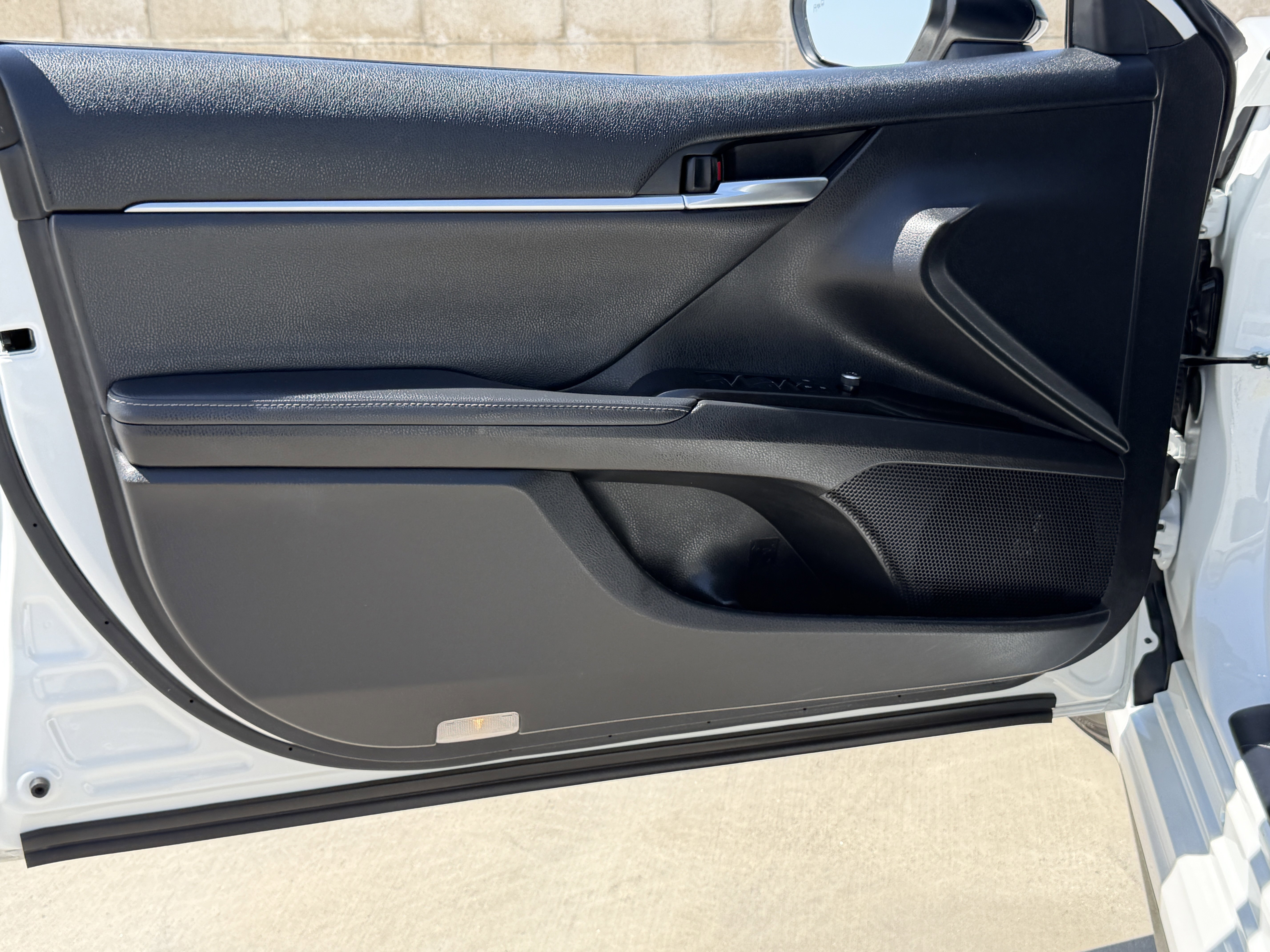 Used 2022 Toyota Camry XSE w/ Carpet Mat Package (TMS) FWD image 16