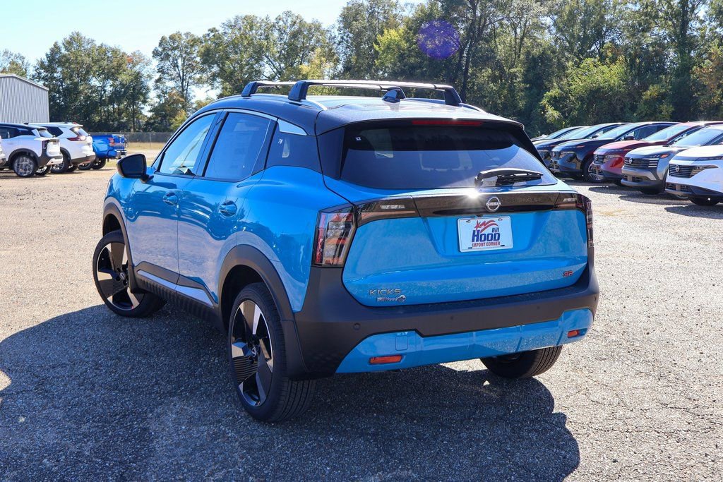 New 2026 Nissan Kicks SR image 2