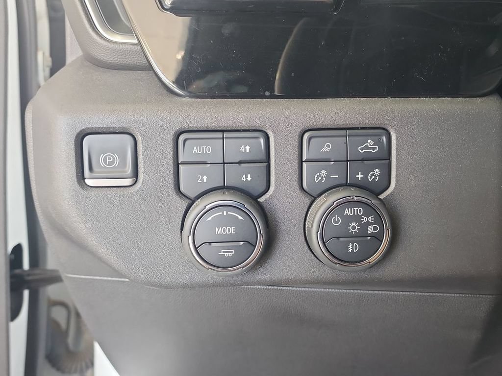 Certified 2022 Chevrolet Silverado 1500 LT Trail Boss w/ Convenience Package II AWD/4WD image 18