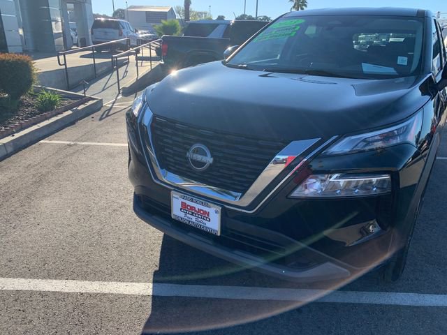 Used 2023 Nissan Rogue SV FWD image 3