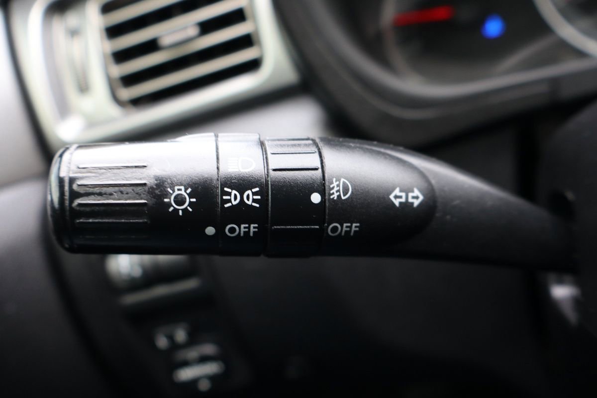 Used 2011 Subaru Impreza 2.5i Premium w/ PWR Moonroof Value Pkg image 33